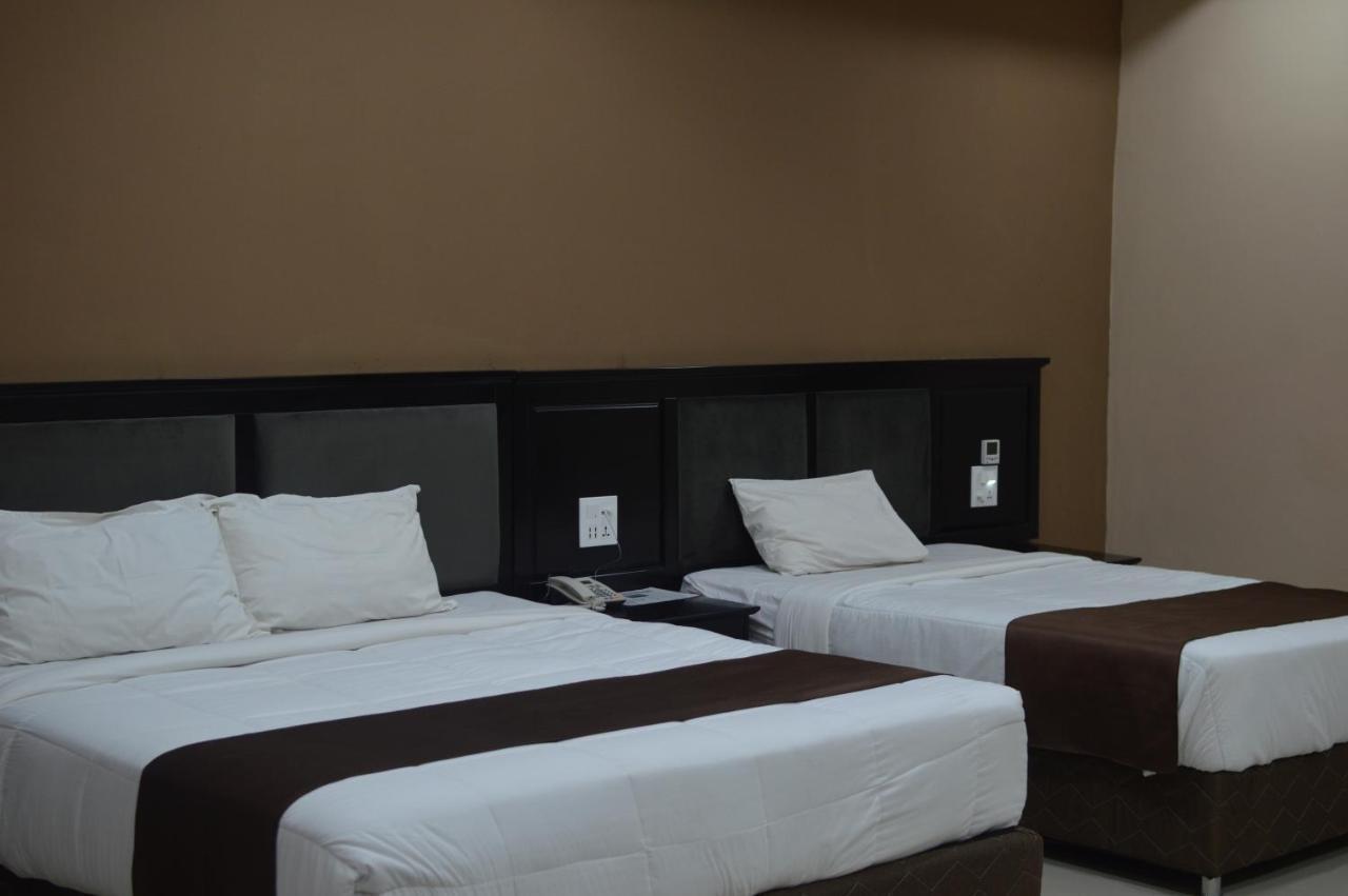 Palm Kalash Hotel Лусака Экстерьер фото