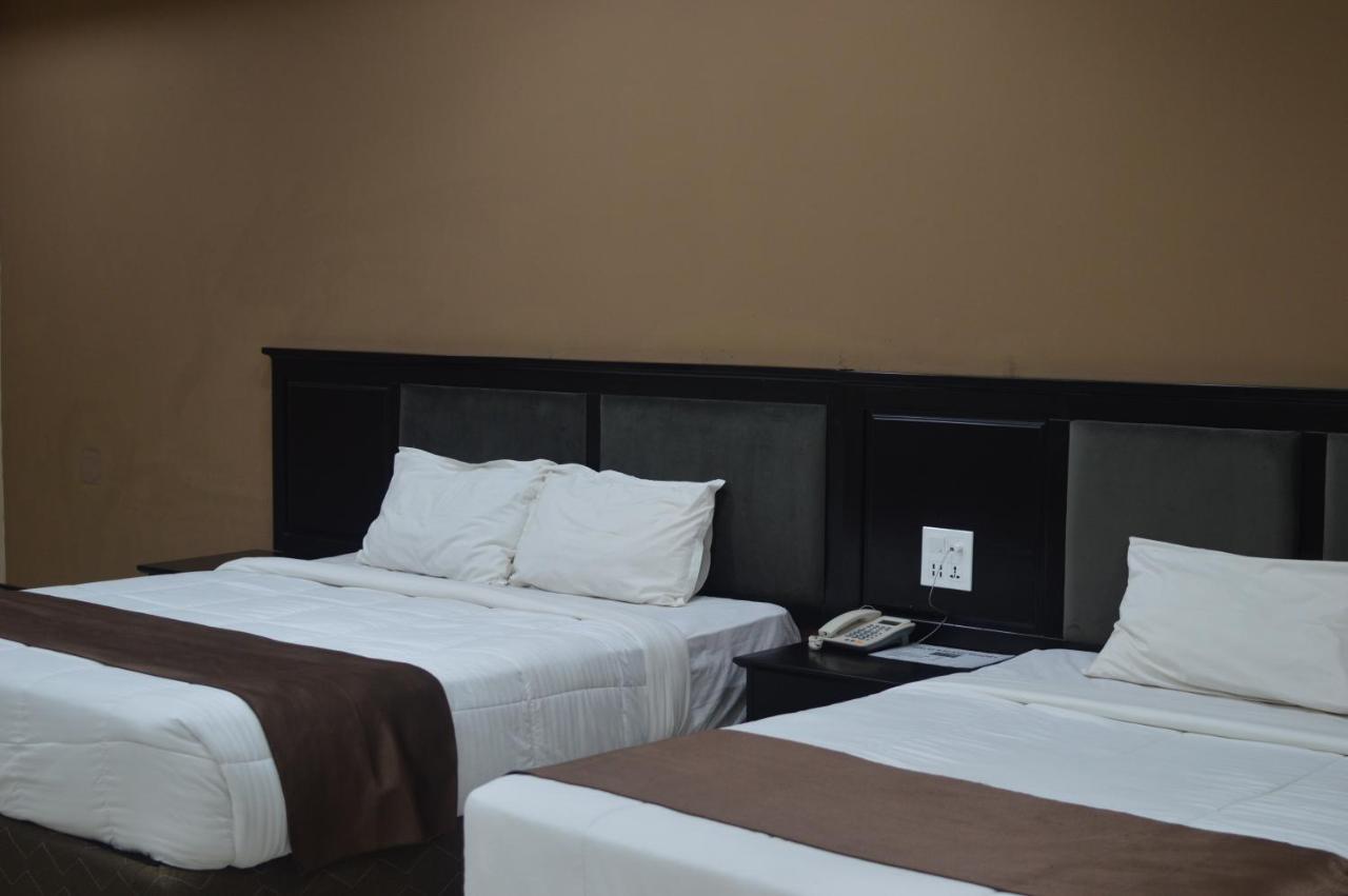 Palm Kalash Hotel Лусака Экстерьер фото
