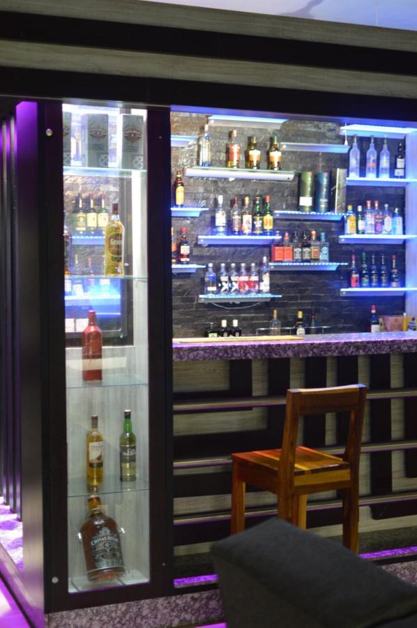 Palm Kalash Hotel Лусака Экстерьер фото