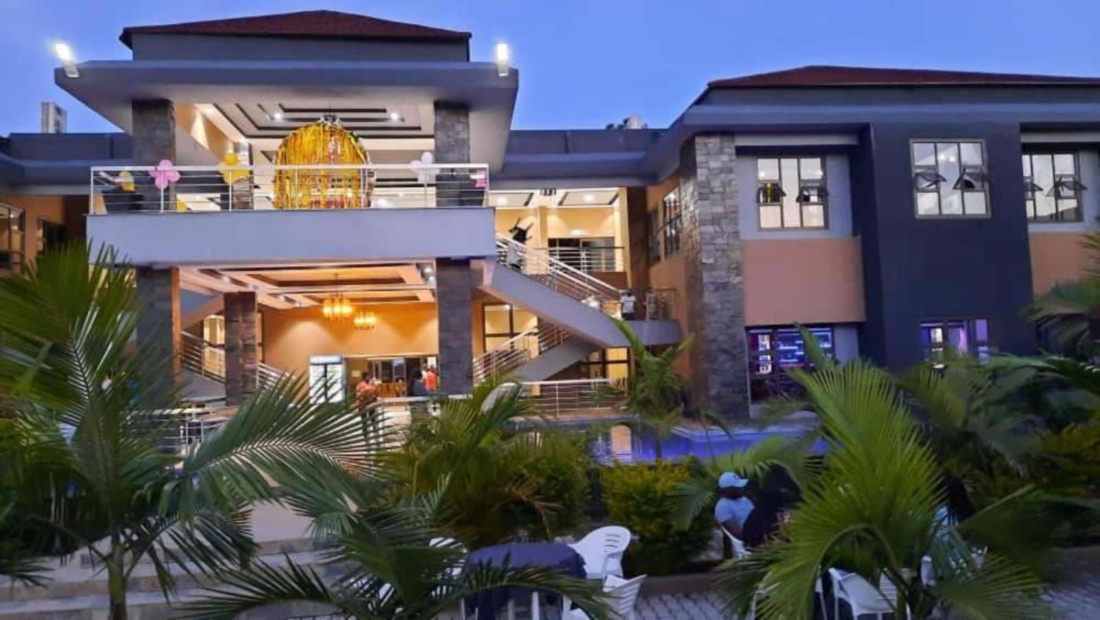 Palm Kalash Hotel Лусака Экстерьер фото
